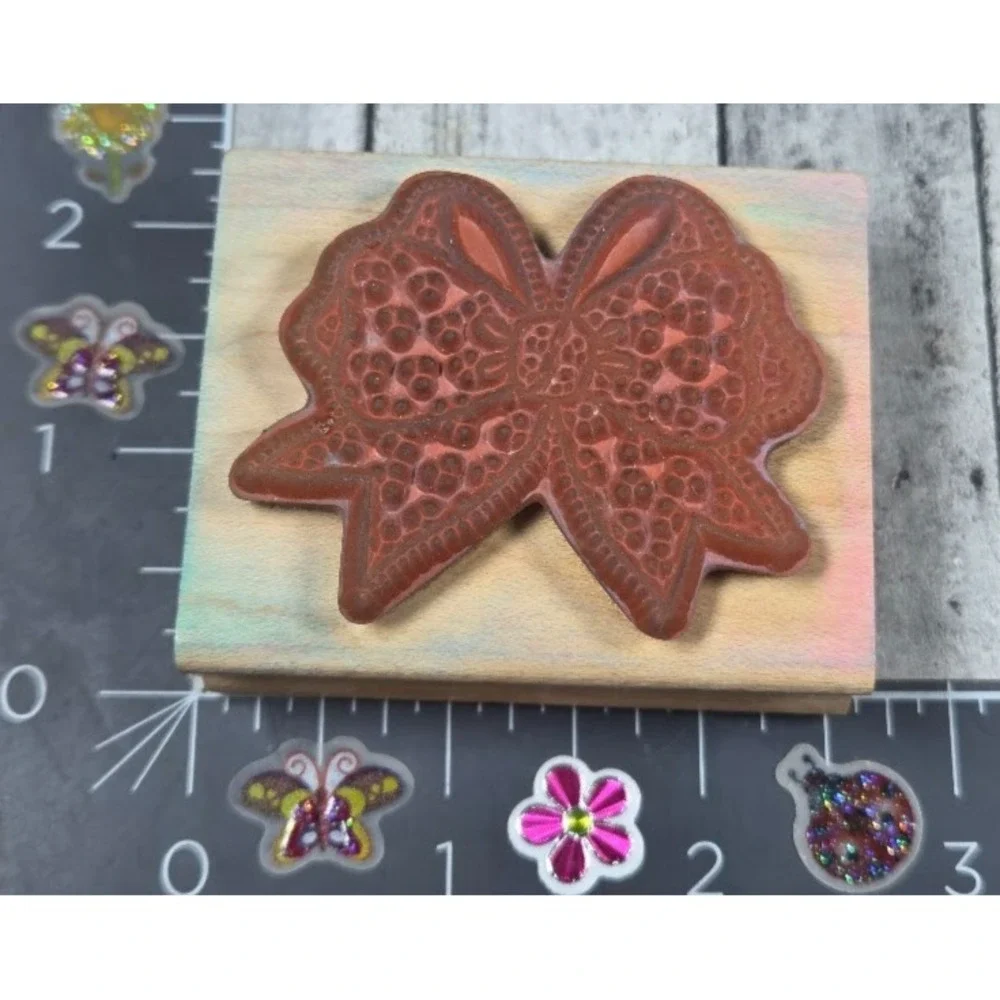 Azadi Earles Spotted Bow Ribbon F556 Rubber Stamp Wood #Q48
